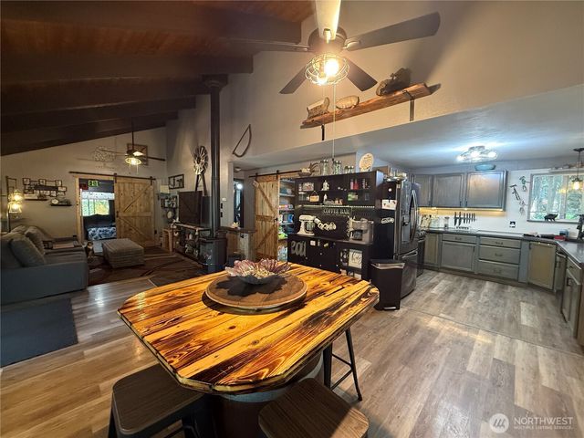 60 N Carp Place N, Hoodsport, WA 98548