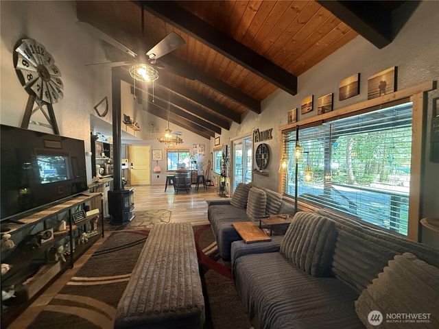 60 N Carp Place N, Hoodsport, WA 98548