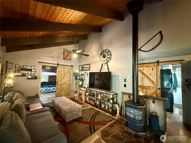 60 N Carp Place N, Hoodsport, WA 98548