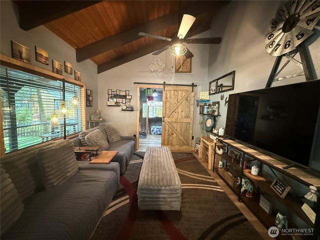 60 N Carp Place N, Hoodsport, WA 98548