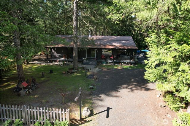 60 N Carp Place N, Hoodsport, WA 98548