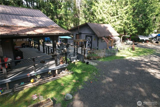 60 N Carp Place N, Hoodsport, WA 98548