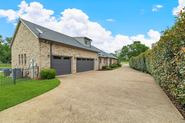 8640 Normandy Way, Argyle, TX 76226