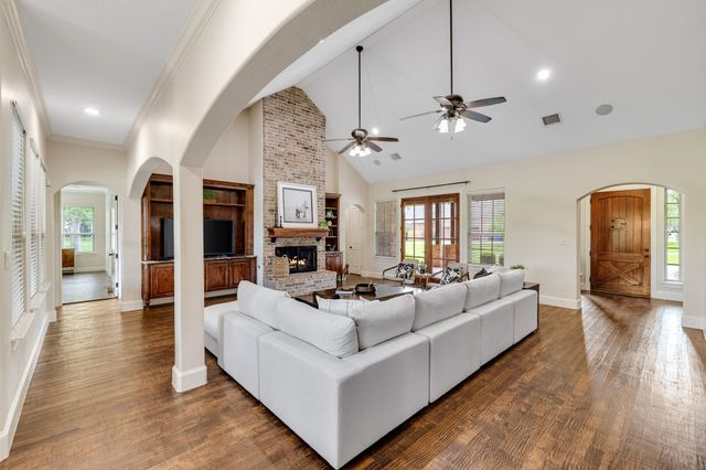 8640 Normandy Way, Argyle, TX 76226