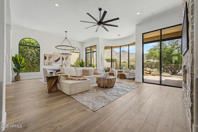 10937 E BETONY Drive, Scottsdale, AZ 85255