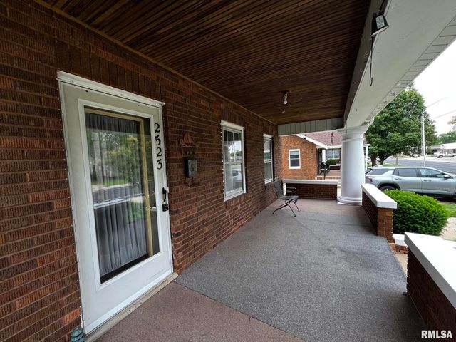 2523 W ROHMANN Avenue, West Peoria, IL 61604