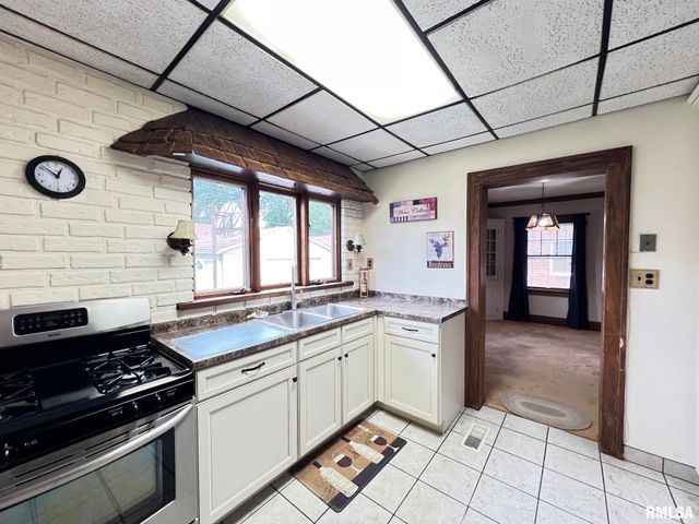 2523 W ROHMANN Avenue, West Peoria, IL 61604