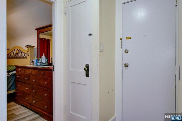 275 Greylock Parkway, Belleville, NJ 07109