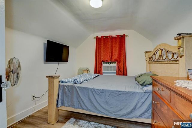 275 Greylock Parkway, Belleville, NJ 07109