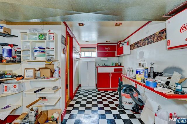 275 Greylock Parkway, Belleville, NJ 07109