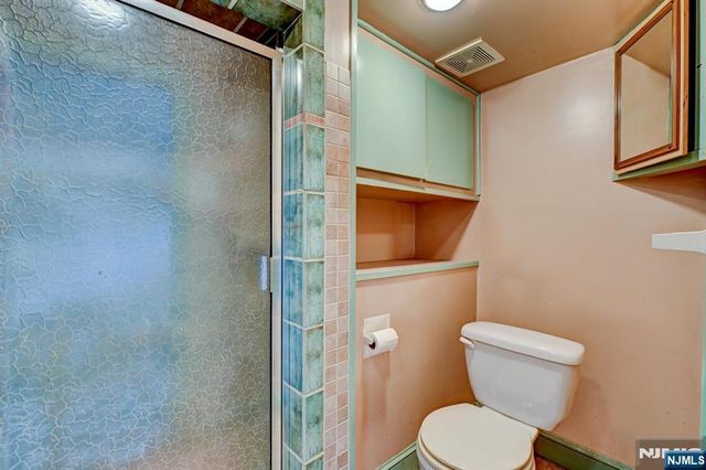 275 Greylock Parkway, Belleville, NJ 07109
