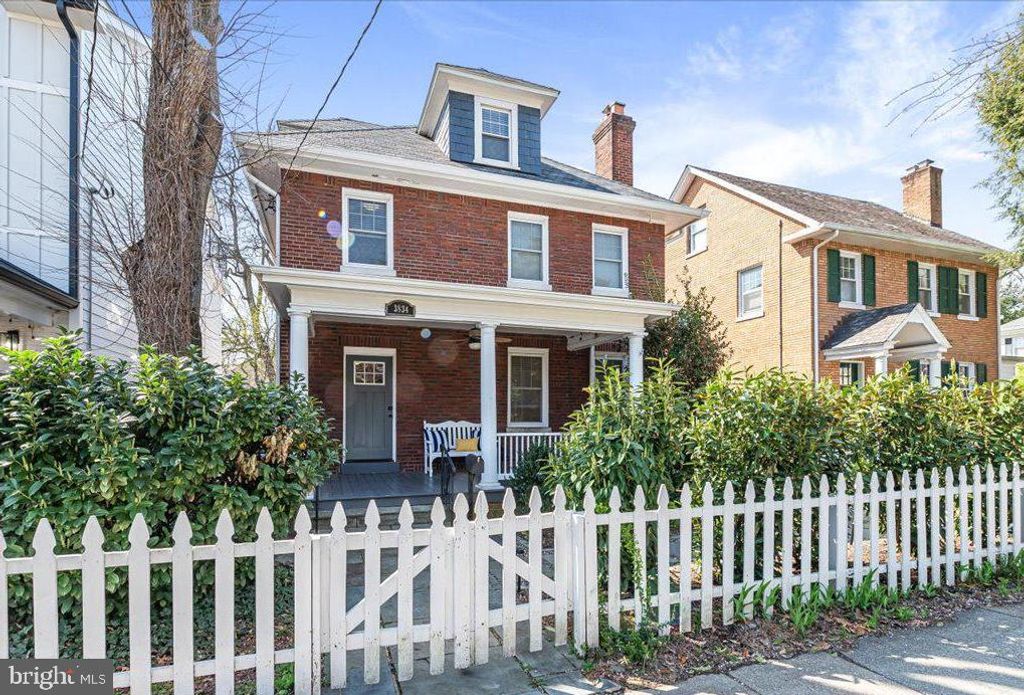3834 MCKINLEY ST NW, Washington, DC 20015