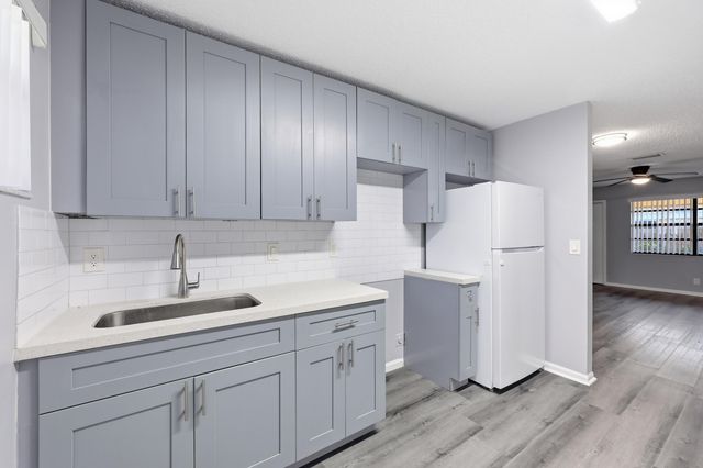 1565 W 28th Street A, Riviera Beach, FL 33404