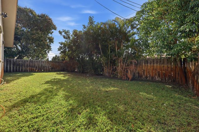 1565 W 28th Street A, Riviera Beach, FL 33404