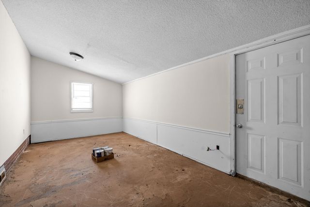 3 Garth Dr, Clarksville, TN 37040