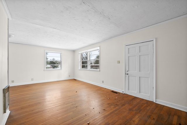 3 Garth Dr, Clarksville, TN 37040