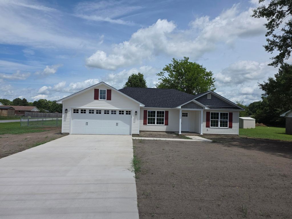 3385 Black River Road, Dalzell, SC 29040