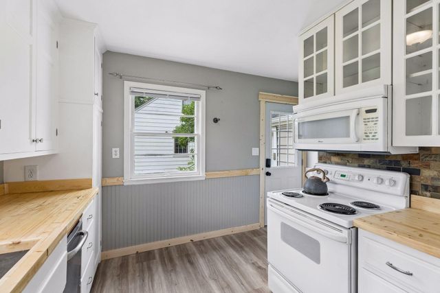 1445 Larpenteur Avenue W, Falcon Heights, MN 55113