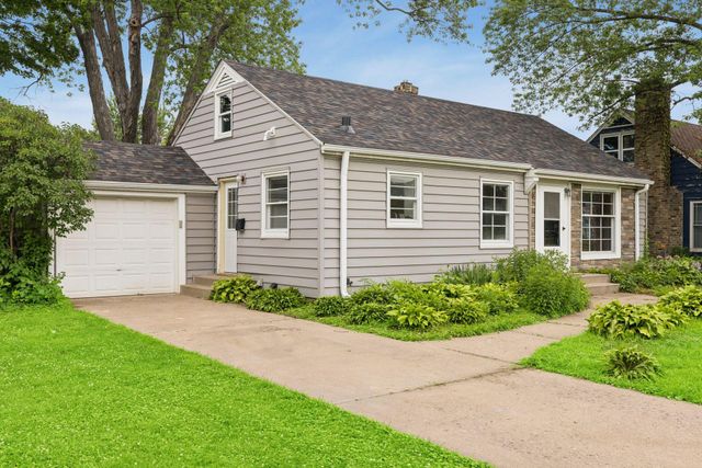 1445 Larpenteur Avenue W, Falcon Heights, MN 55113