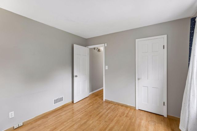1445 Larpenteur Avenue W, Falcon Heights, MN 55113