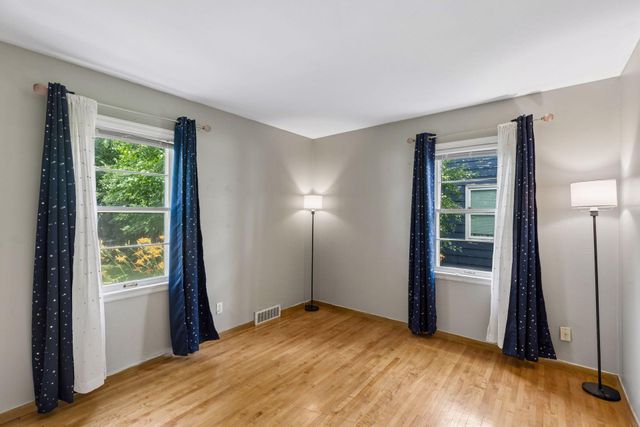 1445 Larpenteur Avenue W, Falcon Heights, MN 55113