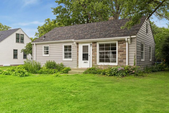 1445 Larpenteur Avenue W, Falcon Heights, MN 55113