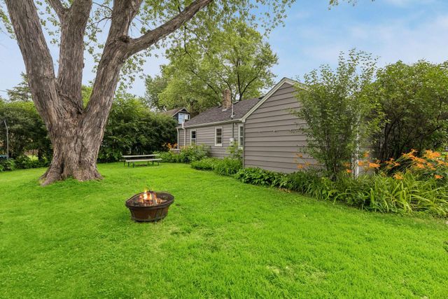 1445 Larpenteur Avenue W, Falcon Heights, MN 55113
