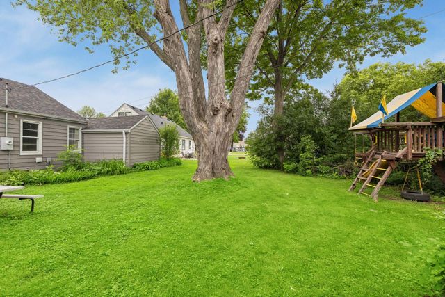 1445 Larpenteur Avenue W, Falcon Heights, MN 55113