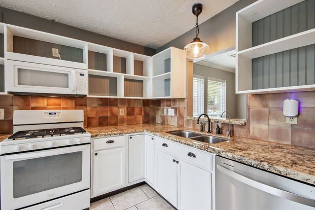 14407 Sun Harbor Drive, Houston, TX 77062