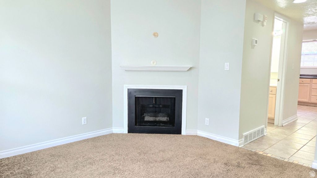 Image 8 of property listing at 8732 S 620 E, Sandy, UT 84070