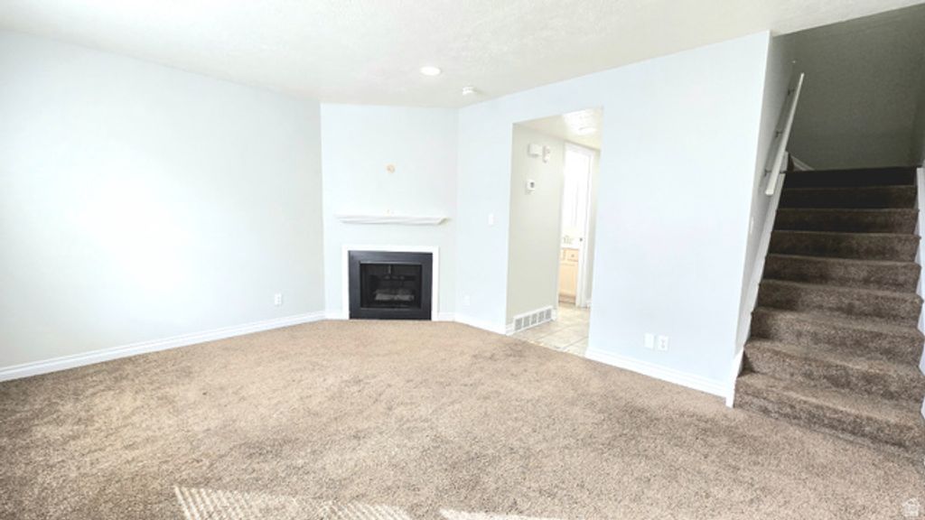 Image 9 of property listing at 8732 S 620 E, Sandy, UT 84070