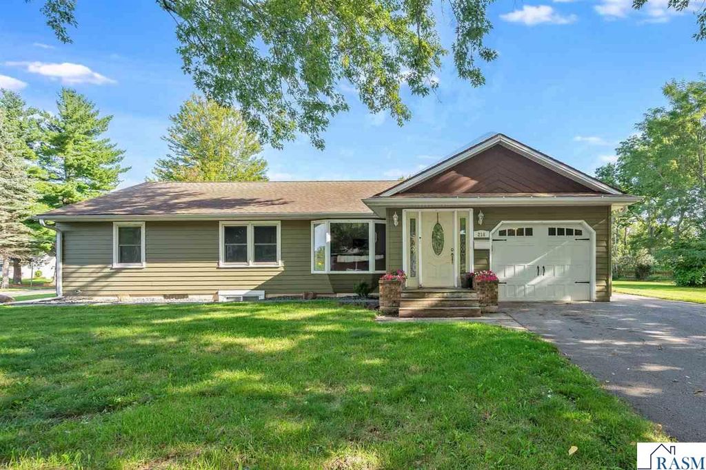 216 Haynes Street, Mankato, MN 56001