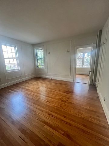 67 Green St 67, Brookline, MA 02446