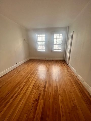 67 Green St 67, Brookline, MA 02446