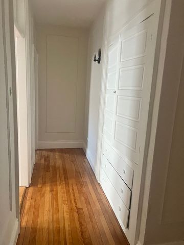 67 Green St 67, Brookline, MA 02446