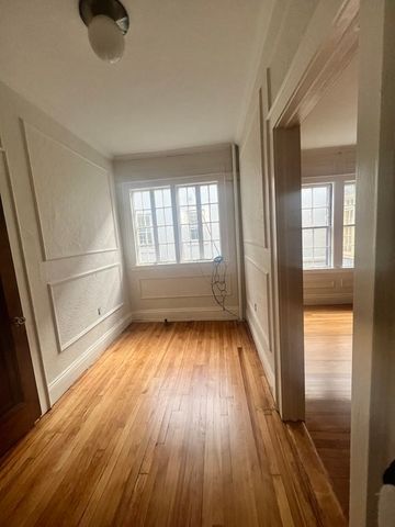67 Green St 67, Brookline, MA 02446