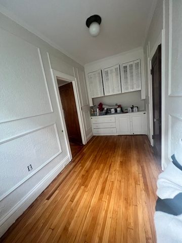 67 Green St 67, Brookline, MA 02446