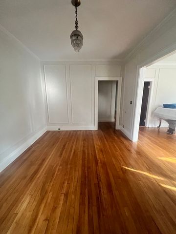 67 Green St 67, Brookline, MA 02446