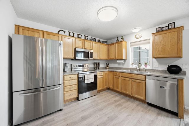 17530 Gillette Way 7052, Lakeville, MN 55044