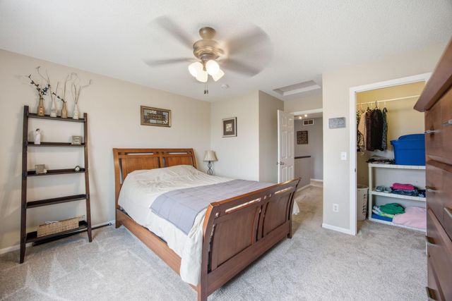 17530 Gillette Way 7052, Lakeville, MN 55044