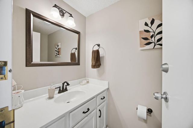 17530 Gillette Way 7052, Lakeville, MN 55044
