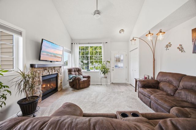 17530 Gillette Way 7052, Lakeville, MN 55044