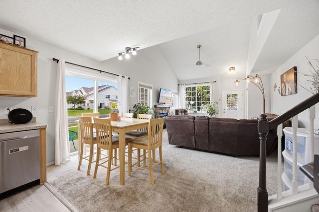 17530 Gillette Way 7052, Lakeville, MN 55044
