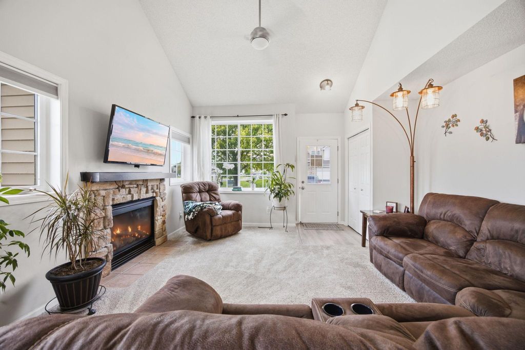 17530 Gillette Way 7052, Lakeville, MN 55044 — photo 3