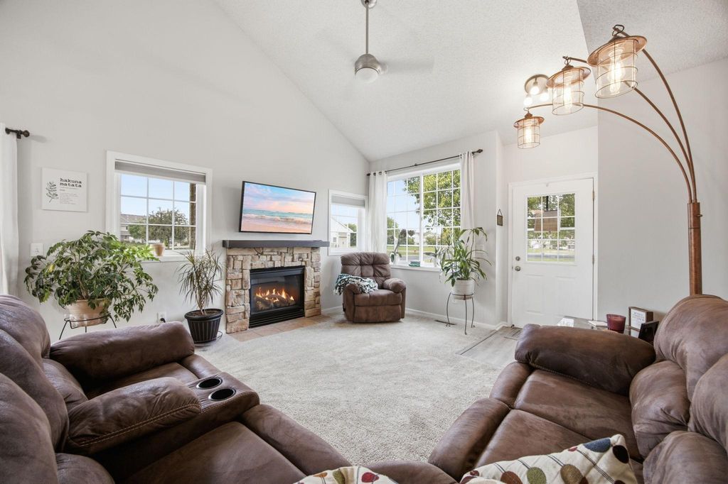 17530 Gillette Way 7052, Lakeville, MN 55044 — photo 4