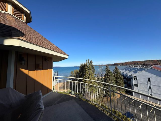 1941 US-131 N, East Bay Twp, MI 49686