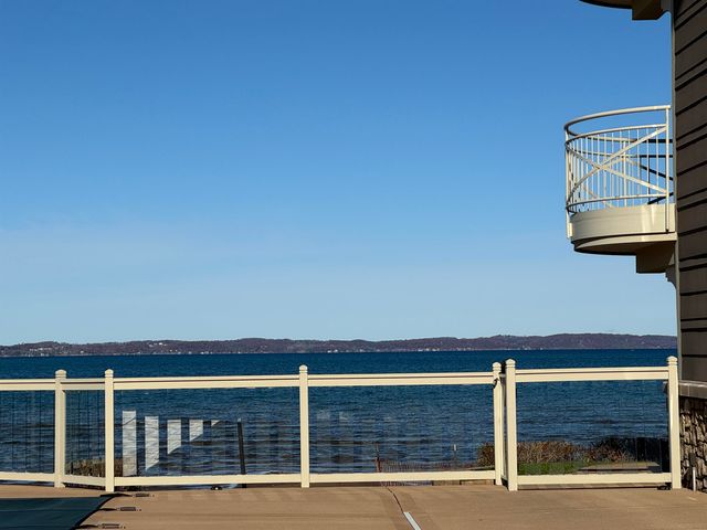 1941 US-131 N, East Bay Twp, MI 49686