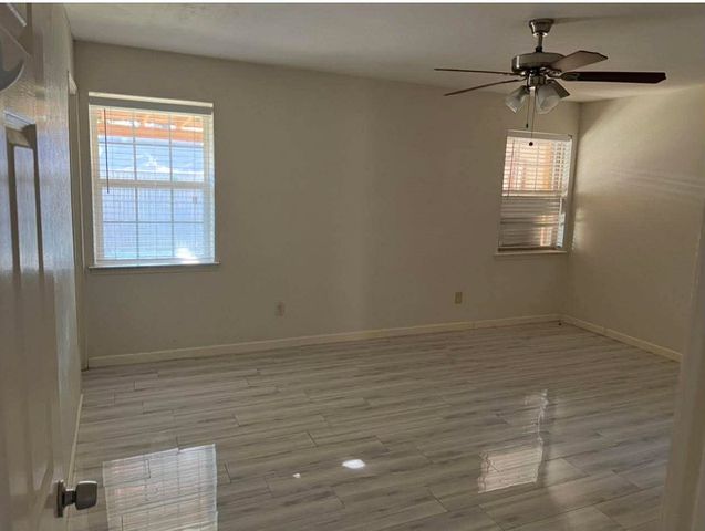 802 Matthews Court, Arlington, TX 76012