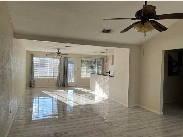 802 Matthews Court, Arlington, TX 76012