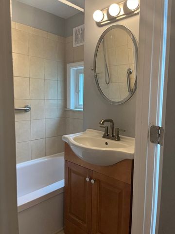 134 Peck Street 1, Franklin, MA 02038
